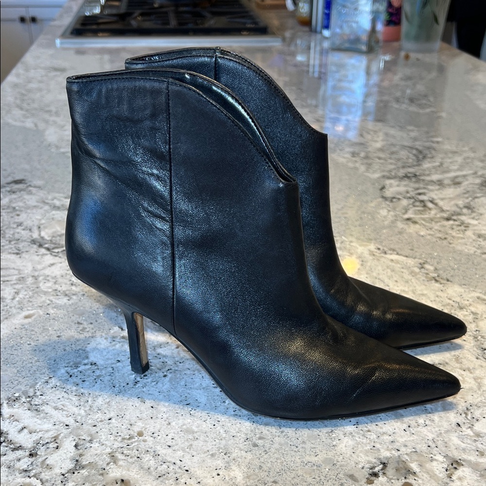 Marc Fisher Sleek Black Leather Kitten Heeled Boots Size 8 EUC